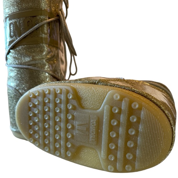 Glitter Moon Boot - Picture 12 of 16